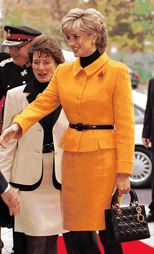 经典好看的黑色大牌包有哪些,大牌包包经典永不过时200以内