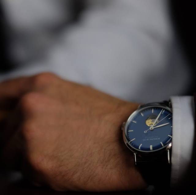 年轻人合适戴的腕表,合适刚毕业大学生的手表