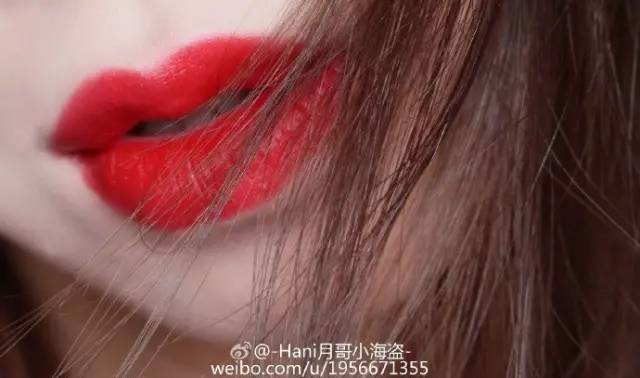 不用美白你也能够白成一道光,显白不化妆也能涂的口红