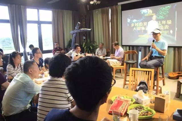 做个没感情有情怀的人,有情怀的人和没情怀的人