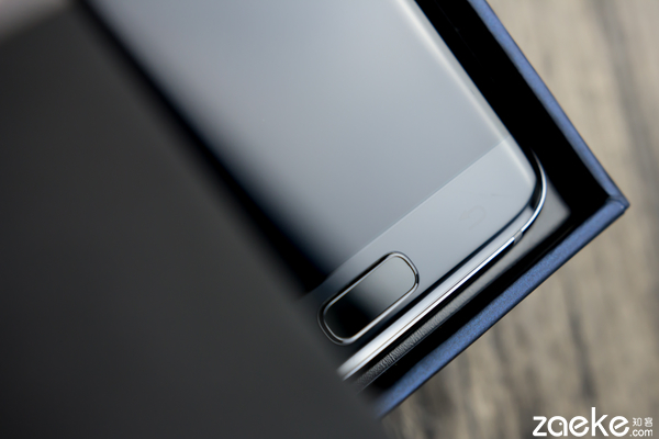 三星s7edge曜岩黑还是星钻黑好看,三星s7edge银色实拍图