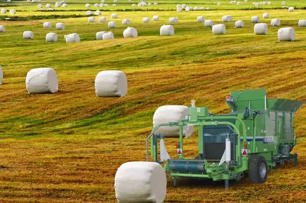 世达尔打捆包膜机,世达尔青贮打捆包膜一体机