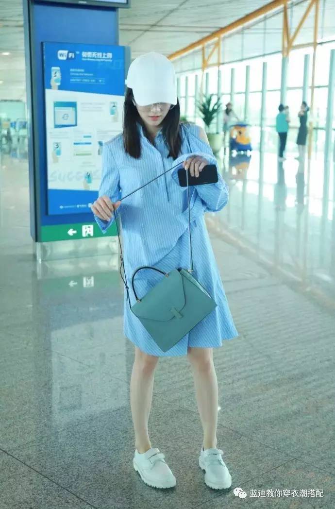 张雪迎短款服装搭配图,明星衣帽间宋祖儿