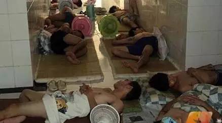 学校给每个教室装空调,学校装空调了冬天不再冷了