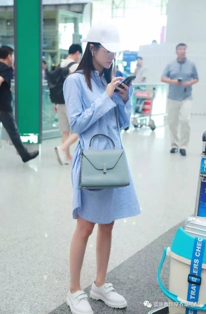 张雪迎短款服装搭配图,明星衣帽间宋祖儿