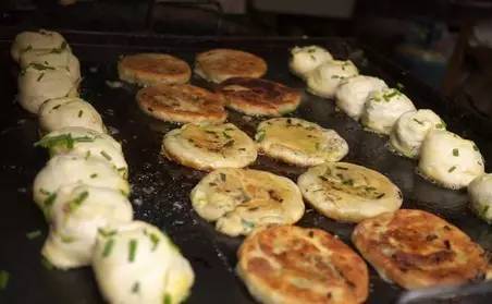 弄堂里的葱油饼，何必惊动BBC?