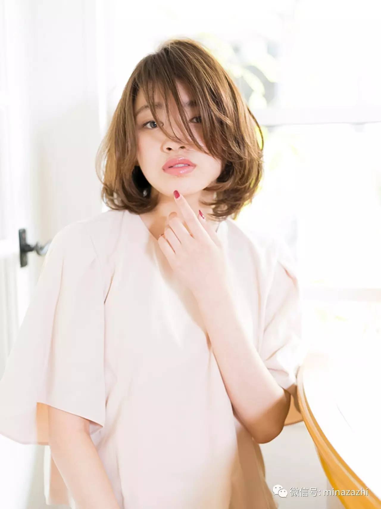 2022年最流行的发型长直发瓜子脸,2021年最流行的高颧骨发型中长发