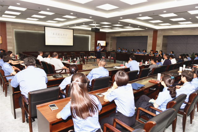 东城院举办“真实就是力量”文学沙龙活动