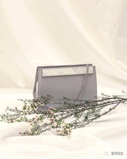 这些包包很是夏天的样子,低调又实用的大牌包包