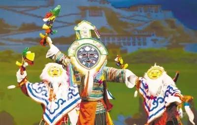 传统八大藏*舞戏**台化进行中，《朗萨雯蚌》将于8月底与大家见面