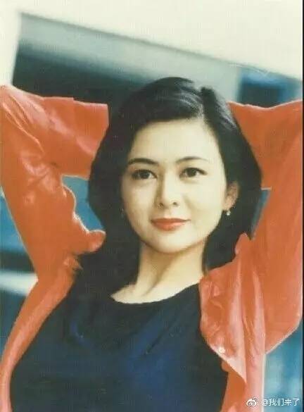 美人迟暮？不存在的！曾经素颜出演“十三姨”的关之琳今晚上线！