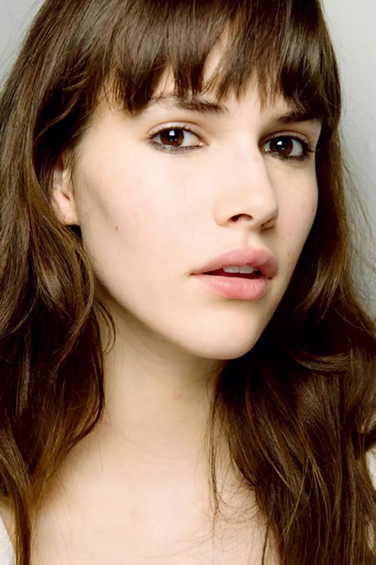 请疏忽墨镜下的眼妆 (雨天眼妆推荐)