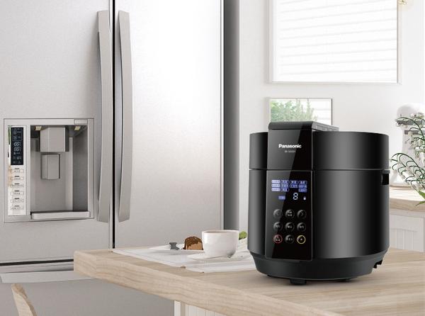 YSL高跟轮滑鞋、Aēsop芥末味牙膏、美的无烟自动炒菜机，它们也许都能买到，但天猫奢侈品频道你可能看都看不到