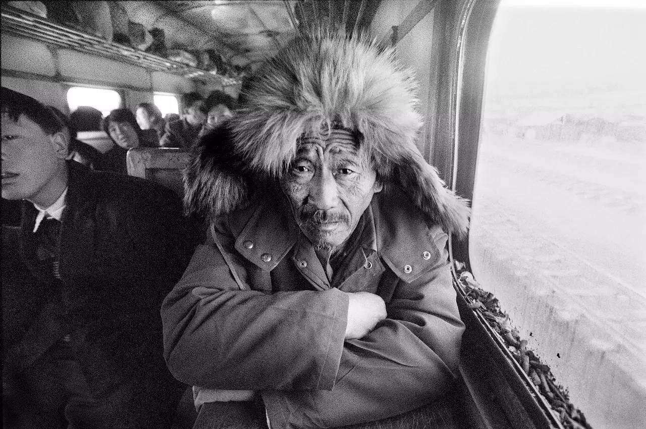 火车上吵闹原视频,火车上人声鼎沸视频