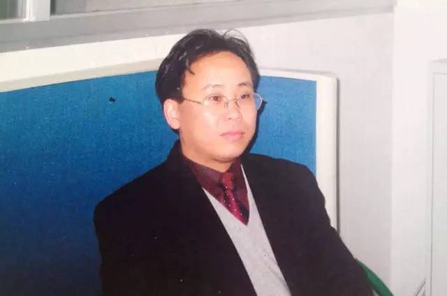70万亩竹海里，他花了一年时间修了条『天路』，只为了这件小事……