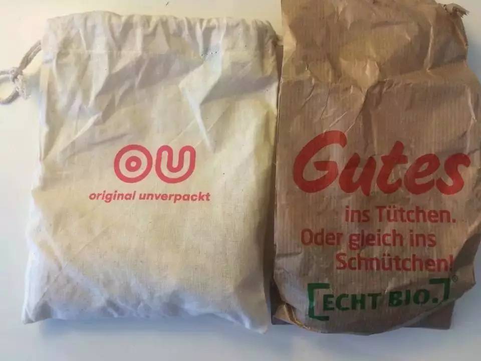 明明知道会倒闭，俩姑娘却还是开了这家零包装的超市，只为告诉你一件被疏忽的事