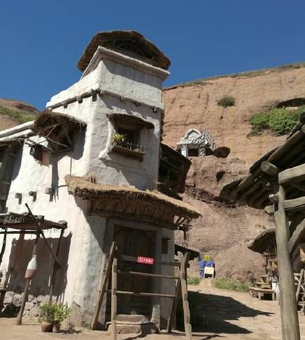 「新观察」好莱坞大片《阿修罗》火石寨拍摄基地被拆到底为啥？官方这样说……