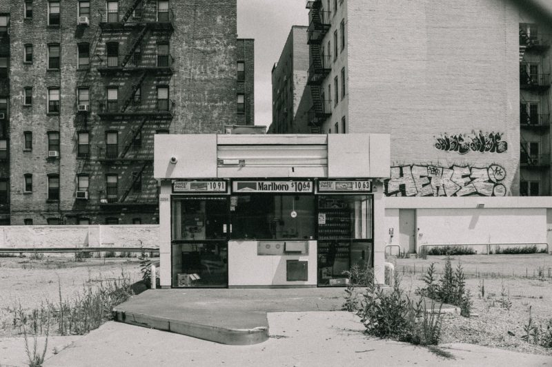 PANTONE改走时尚文青怎么了？原来他和他们都合作过