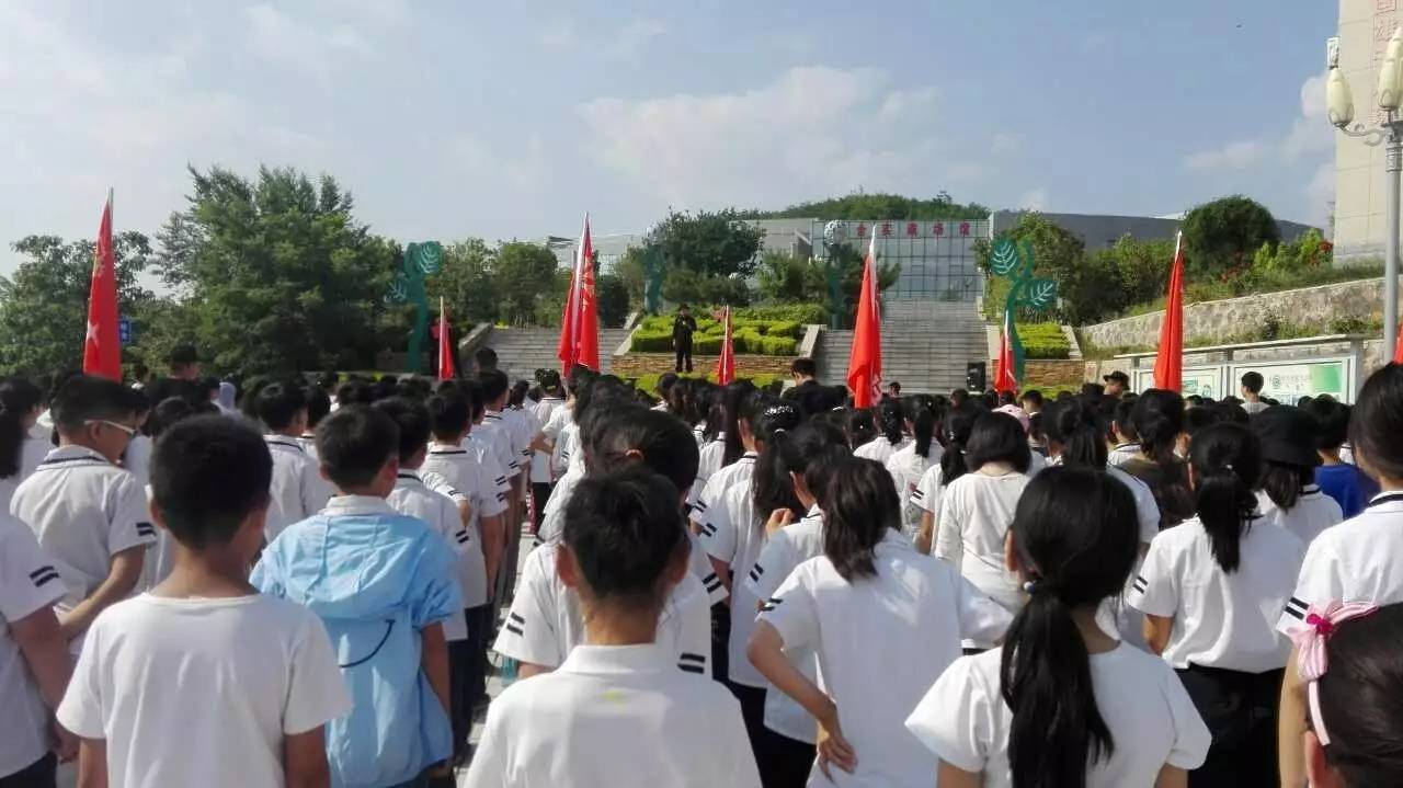 快乐童年放飞梦想诗歌,快乐校园梦想起航