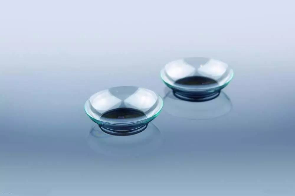 视力滑坡！这些隐形眼镜才是扮美秘籍