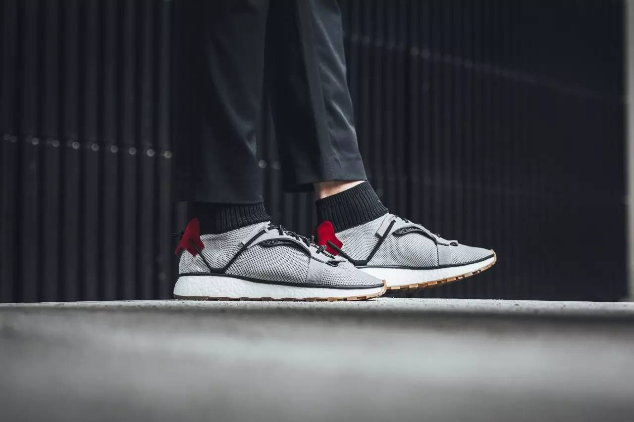 最新款sneaker,今秋最流行哪款鞋