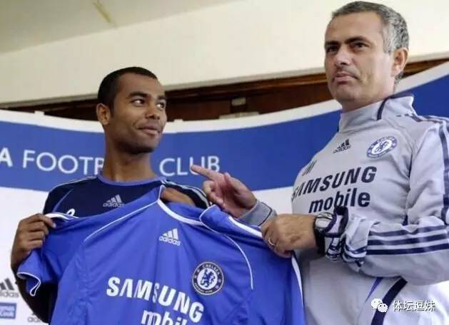 逗妹说转会：风骚的巴黎失意的巴萨阿森纳