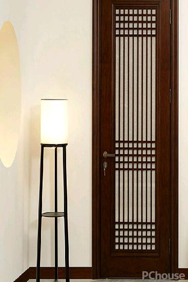 新房装修入户门有必要更换吗,2022极简轻奢实木烤漆木门新款