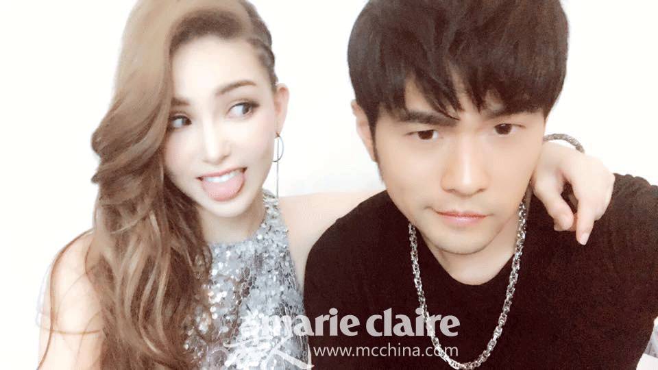 手机壳也能够照镜子补妆,手机壳可补妆