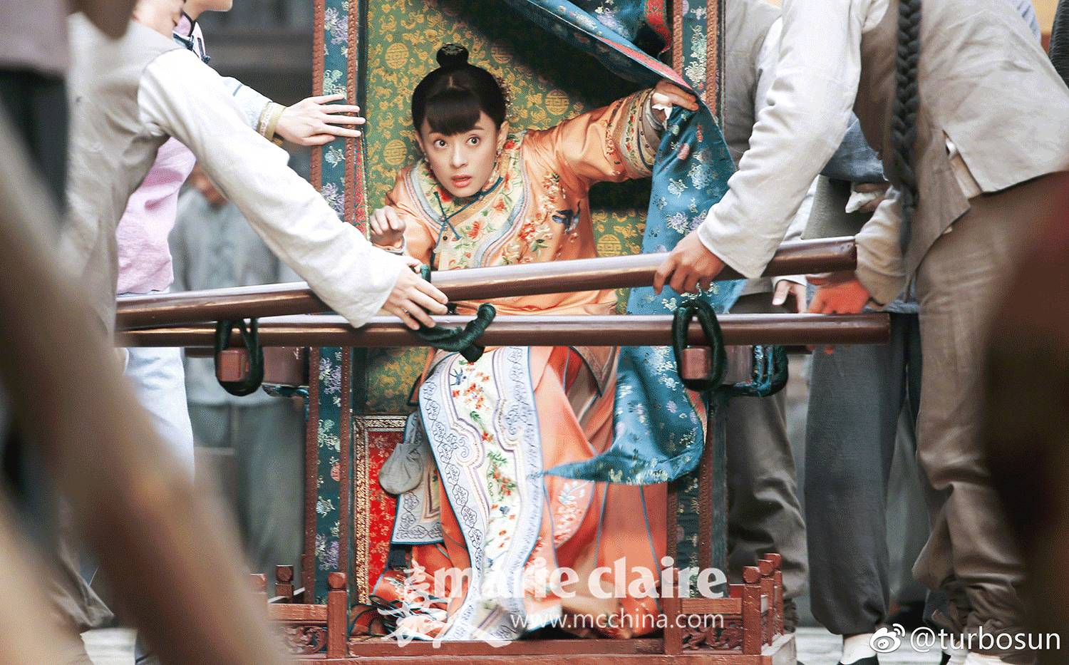 手机壳也能够照镜子补妆,手机壳可补妆