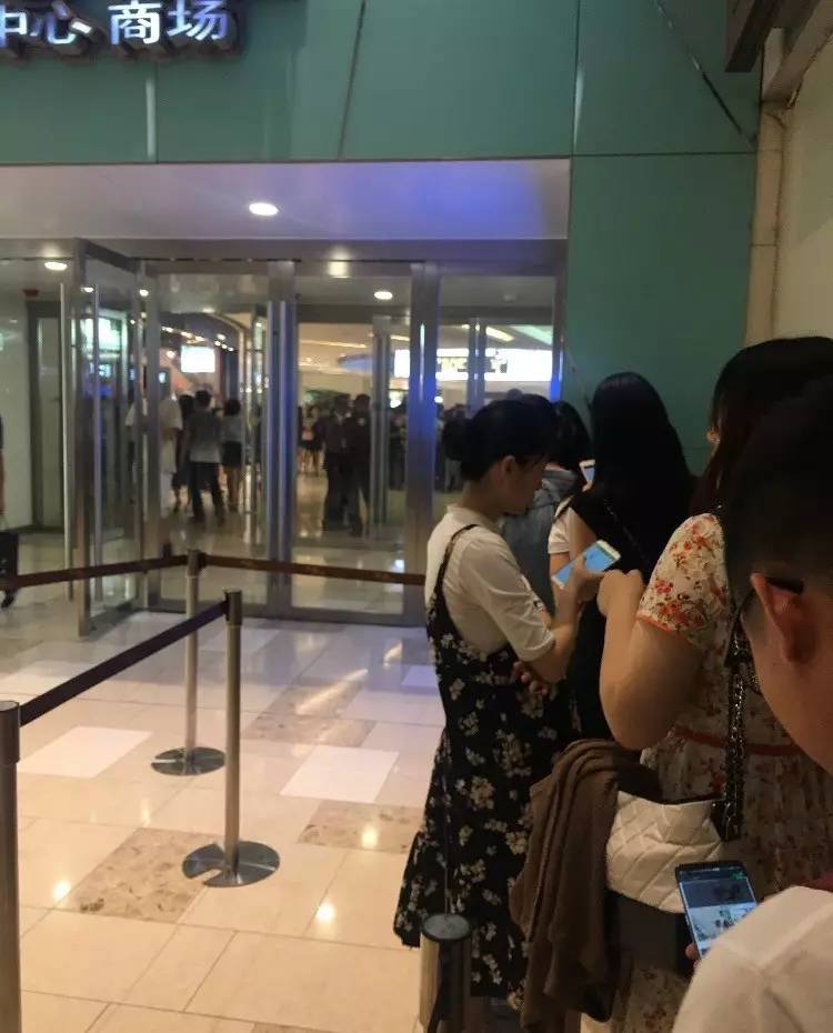 ladym铔嬬硶涓婃捣鍥介噾鎺掗槦,ladym鍥介噾涓績