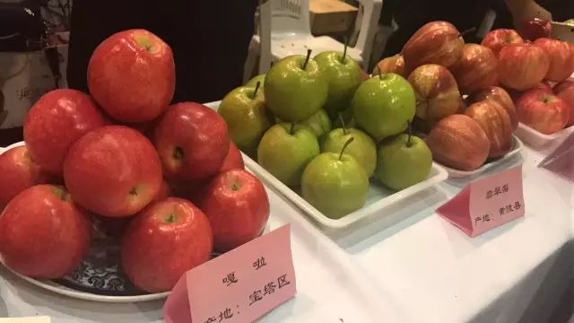 无锡吃货快去！2000多种商品，*疆新**红枣、台湾凤梨酥、阳山糯米饼分分钟抢空……看完只想立刻冲去现场！