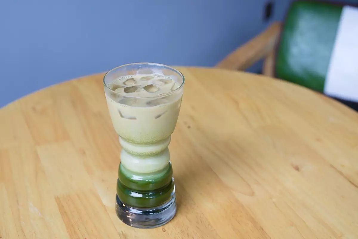 城西悄悄开了一家脑洞大开的烘焙店，辣味千层，魔方蛋糕，桃胶枸杞月饼……不输哈利·波特的糖果屋啊