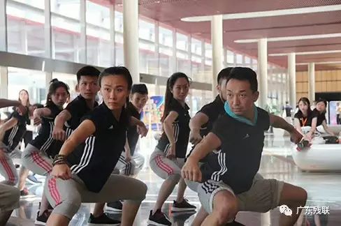 播撒特殊艺术的火种——聆听广东汕头聋人学校舞蹈辅导师庄文洁的故事