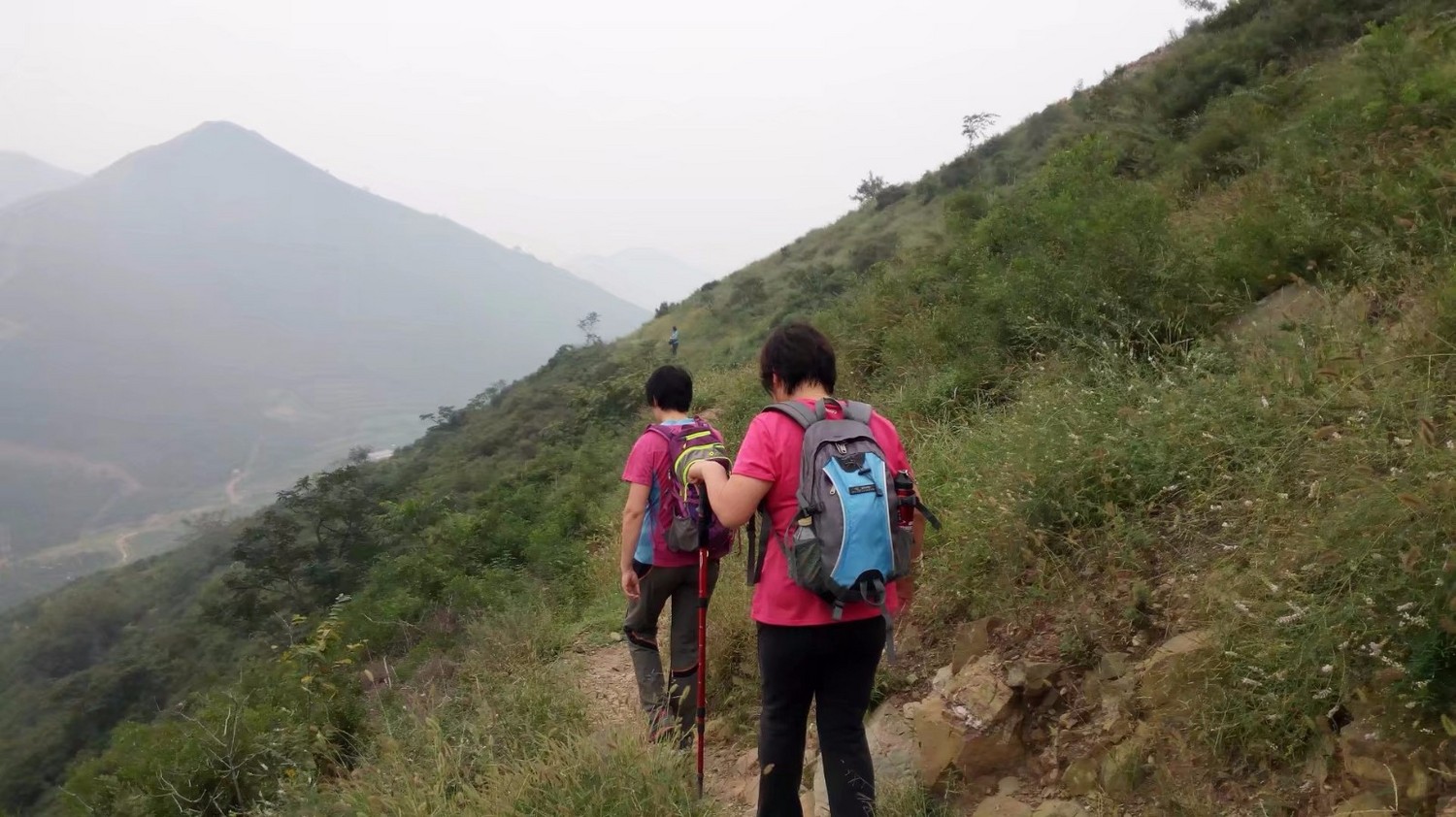 龙泉寺山小环穿——与教师一起爬山庆祝教师节