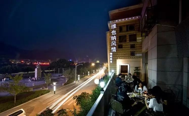 它是离欧洲“最近”的中国县城，私藏无限风光和诱人美食！杭州人高铁直达~