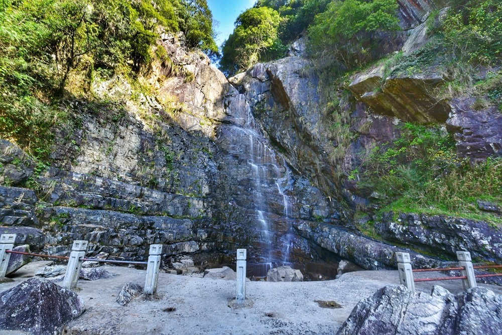 它是离欧洲“最近”的中国县城，私藏无限风光和诱人美食！杭州人高铁直达~