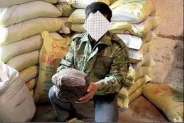 肥料结块直接扔地对菜有效果吗,肥料结块是起反应吗