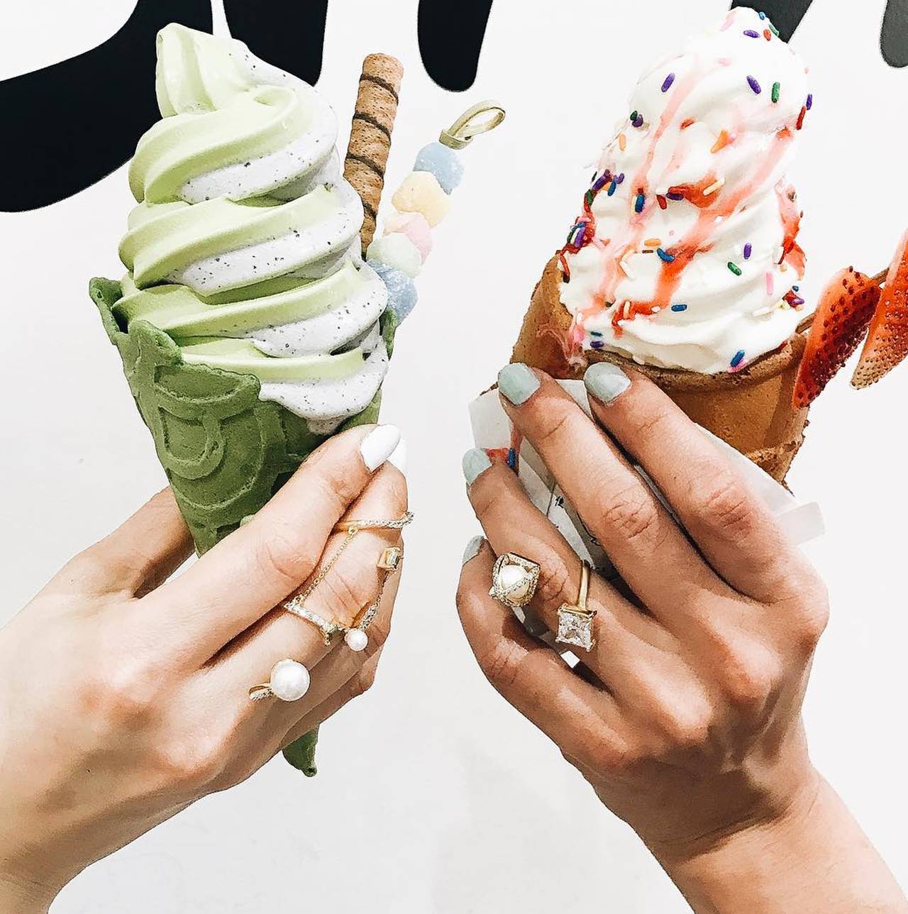 杨幂周冬雨时尚任性穿,杨幂周冬雨t恤