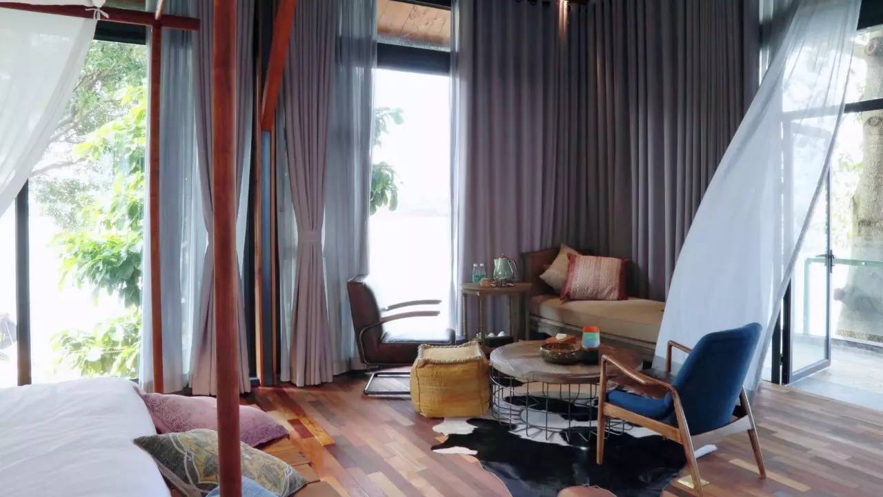 70后文艺大叔跑到这个“会吃福建人”的城市，用花砖、雪茄和伏特加，把废弃的修船厂变成最会撩妹的床