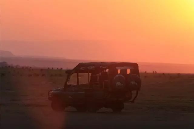 BLACKYAK牛人牛队｜登顶“非洲之巅”