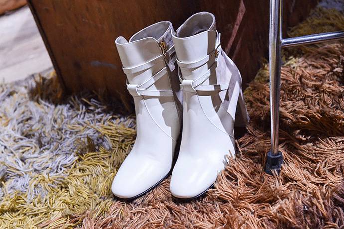 热巴米兰献T台首秀，华丽变身西西里公主｜时装周