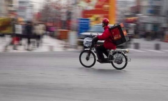 “不等吃到嘴里，看着就让人眼馋”