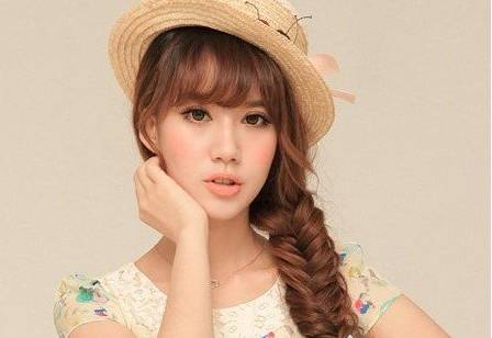 合适脸大脸肉的简单易操作发型,瘦脸额头高发型女2021流行发型