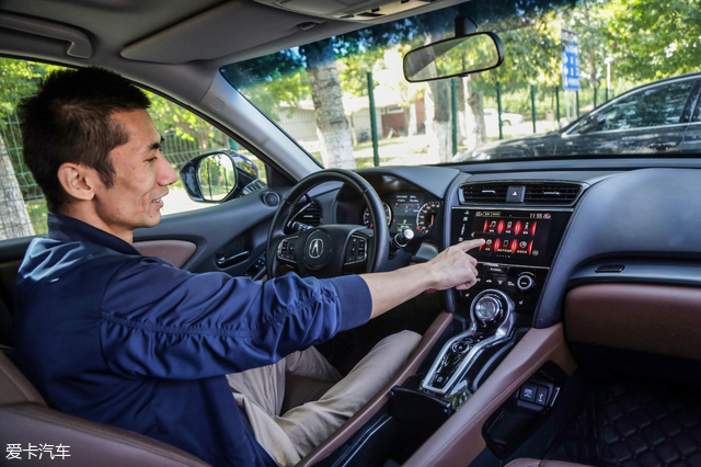 奔驰a180l和讴歌cdx,奔驰gla与讴歌