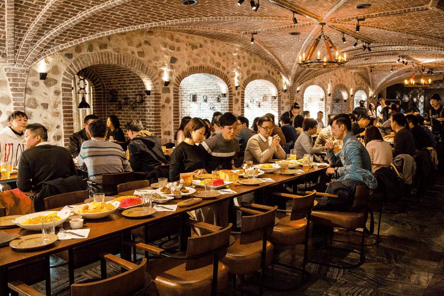 餐厅亏损的4大原因,餐饮店亏损是关店还是挽救