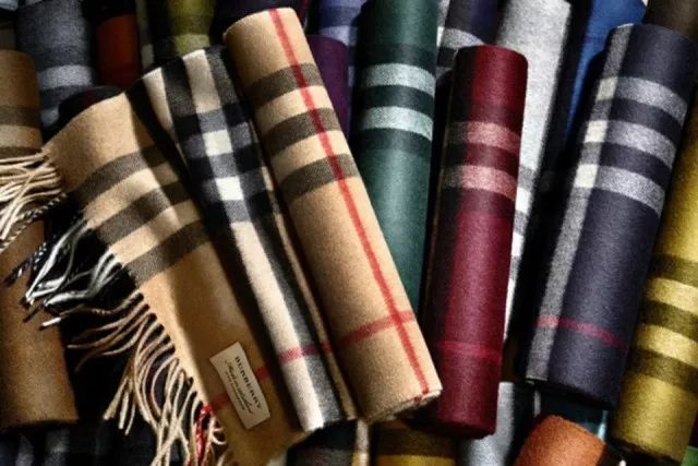 acne围巾的搭配,acne围巾哪个颜色好看