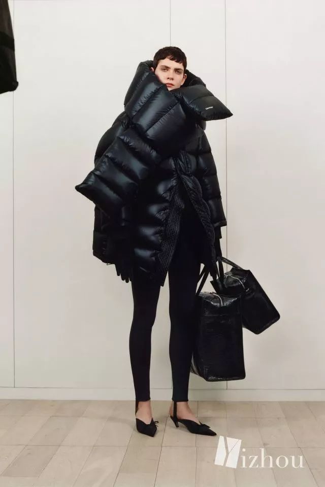 巴黎世家又丑又贵的产品,巴黎世家丑爆又贵实测