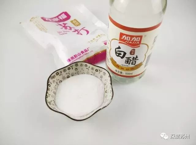 抽水马桶的冲水按钮按下去没反应,马桶水箱上有两个冲水按钮