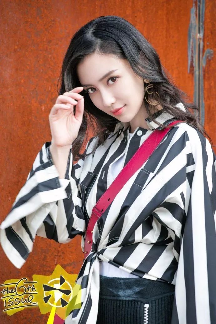 秋冬穿搭女2021高级感小个子,秋冬也流行穿大不穿小