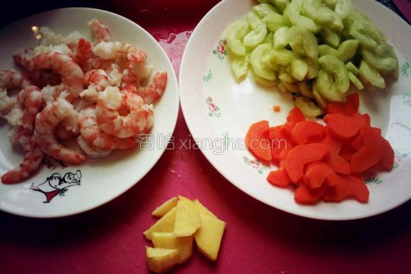 清炒虾仁怎么做视频播放,清炒虾仁焯水好还是直接过油炒